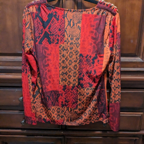 Michael Kors red snake print chain detail top size medium - Picture 3 of 3